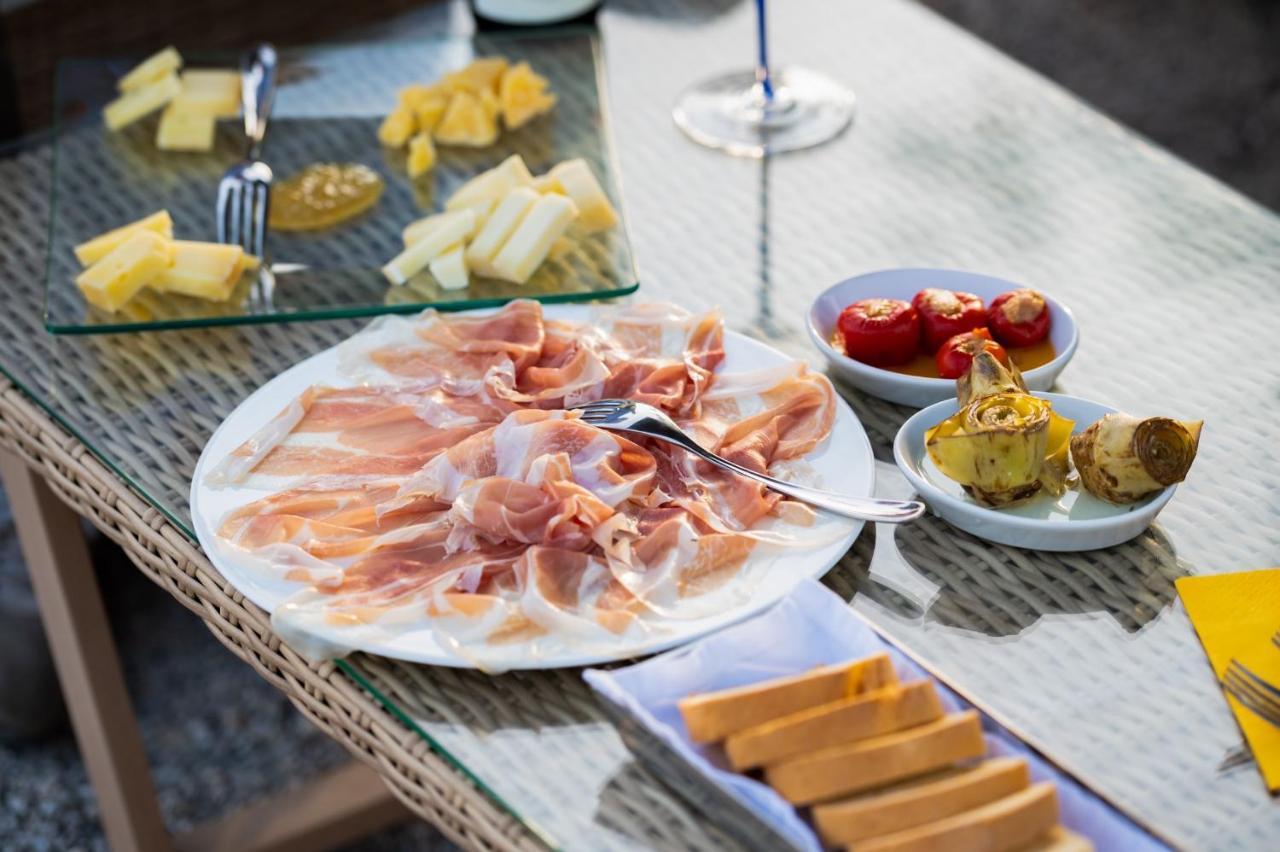 Al Pompiere - Wine And Rooms Capriva del Friuli Luaran gambar